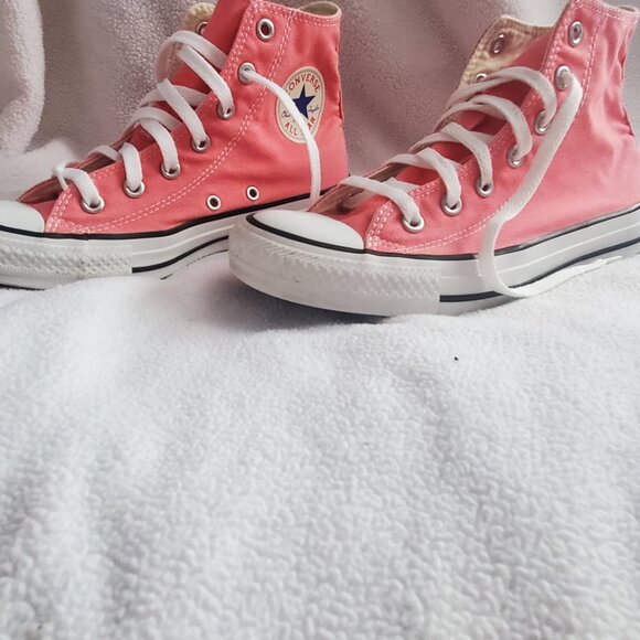 Pink High Top Converse - 8 women 6 men - Picture 8 of 8